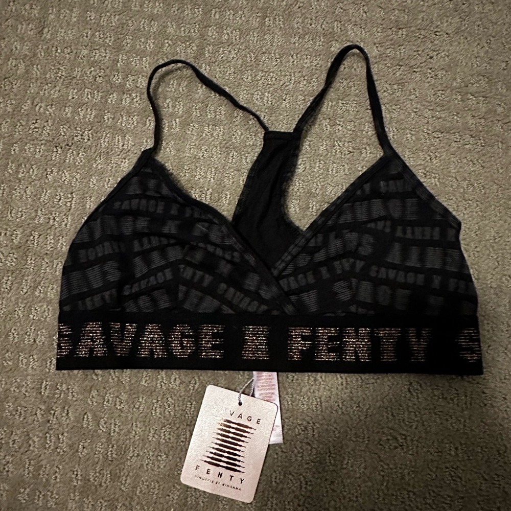 BNWT Savage X Fenty Sports Bra Size Medium